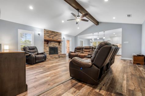 3911 N Elm Road Santa Fe TX 77517