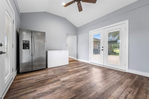 3911 N Elm Road Santa Fe TX 77517