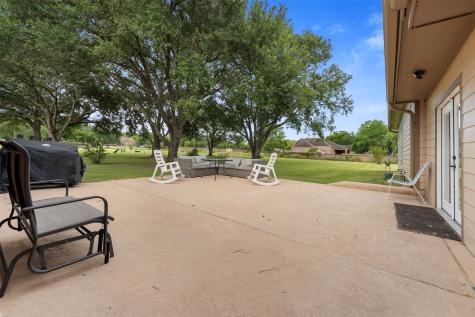 3911 N Elm Road Santa Fe TX 77517