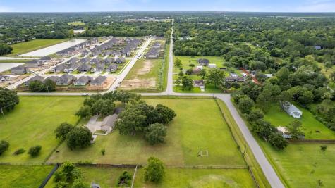 3911 N Elm Road Santa Fe TX 77517