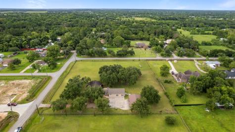 3911 N Elm Road Santa Fe TX 77517