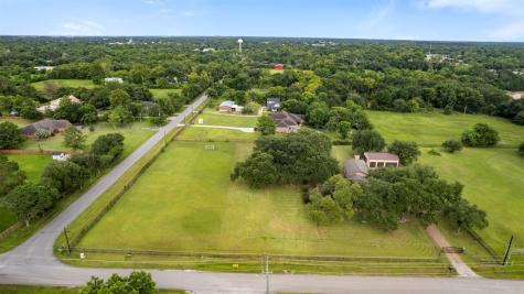 3911 N Elm Road Santa Fe TX 77517