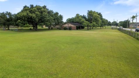 3911 N Elm Road Santa Fe TX 77517