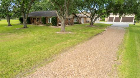 3911 N Elm Road Santa Fe TX 77517