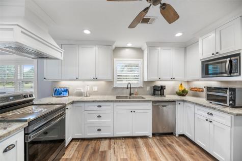 3911 N Elm Road Santa Fe TX 77517