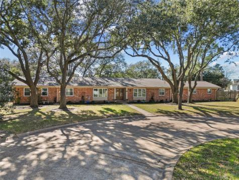 1511 19th Avenue N Texas City TX 77590