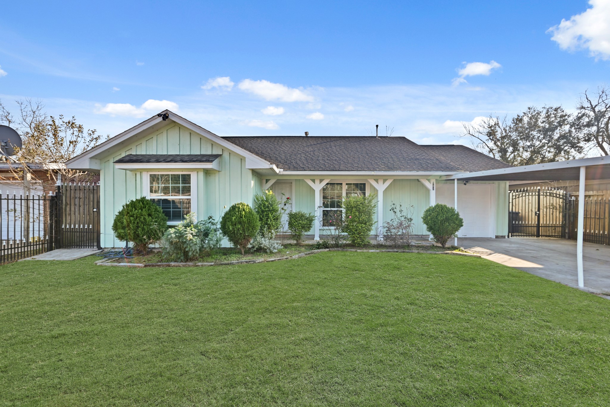 642 Arvana Street Houston TX 77034