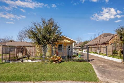 8324 Grandview Street Houston TX 77051