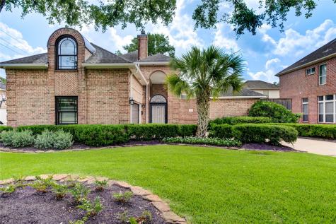 816 Holton Street Bellaire TX 77401