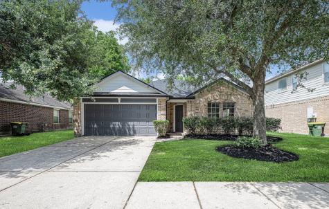2204 Ames Street Pearland TX 77584