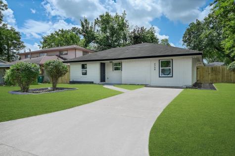 5754 Peacock Street Houston TX 77033