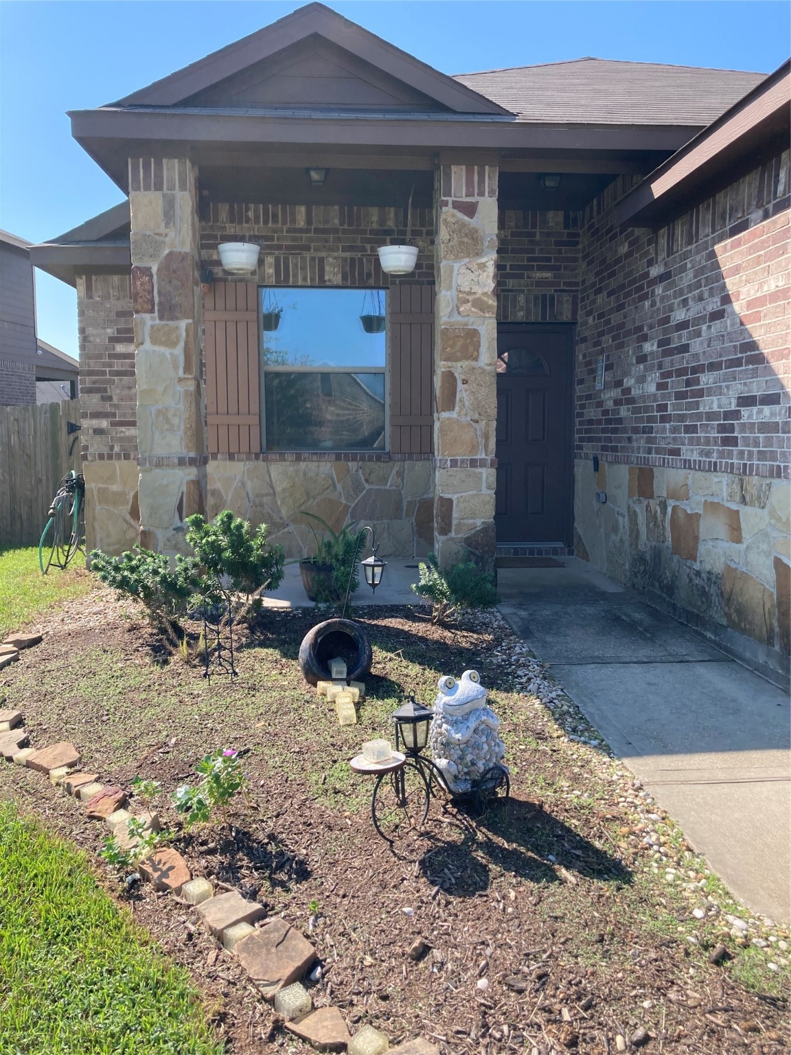 187 Country Crossing Circle Magnolia TX 77354