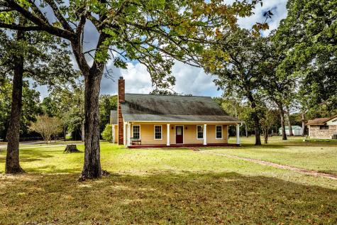 18 Allbritton Road Huntsville TX 77320