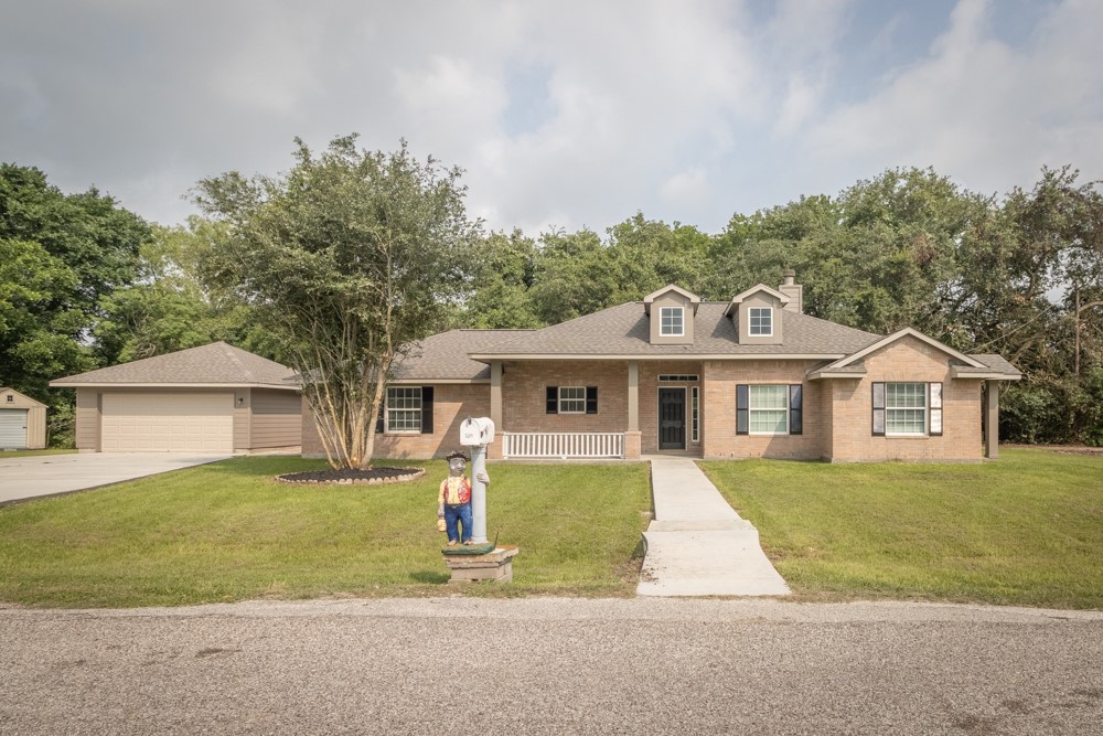 589 County Road 949c Alvin TX 77511