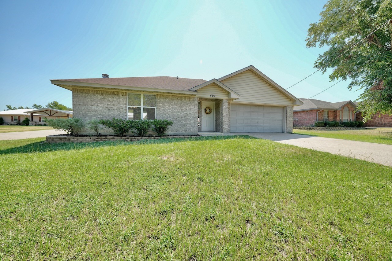 676 Inwood Street Mineola TX 75773