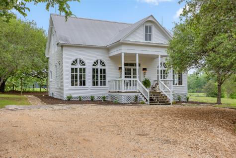 228 S Rusk Street Fayetteville TX 78940