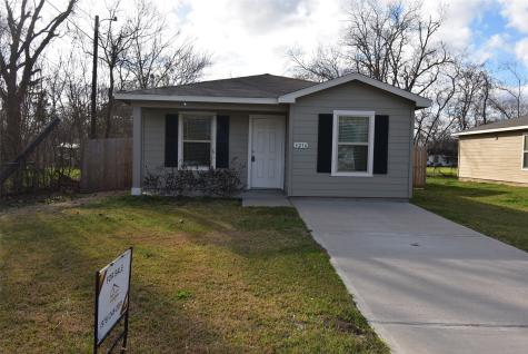 3216 Moore Avenue Bay City TX 77414