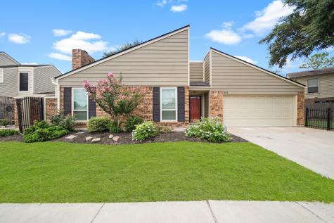 902 Golfview Drive Richmond TX 77469