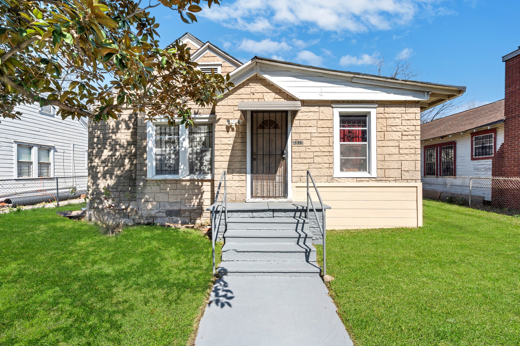 7333 Rusk Street Houston TX 77011