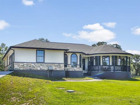 331 Wrangler Bend Angleton TX 77515