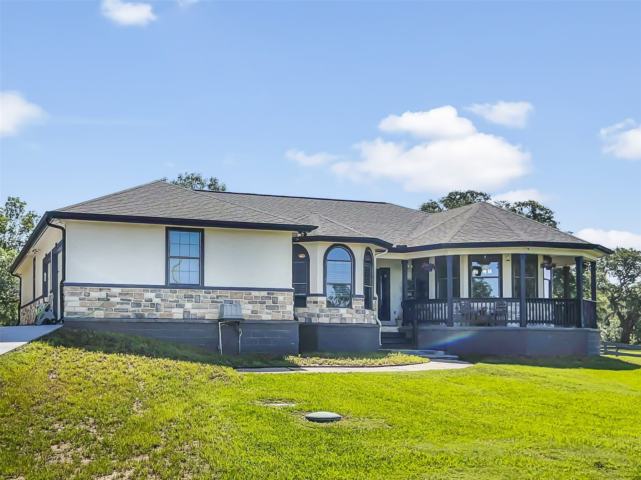 331 Wrangler Bend Angleton TX 77515