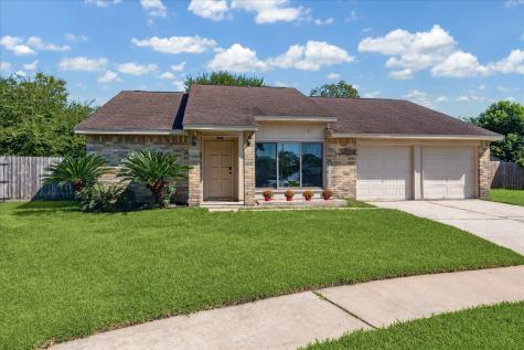 16803 Kings Chapel Court Friendswood TX 77546