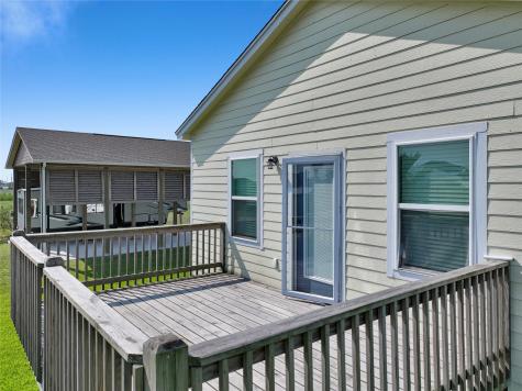 1120 N Monkhouse Drive Crystal Beach TX 77650