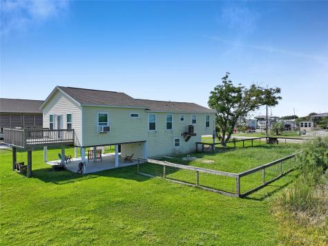 1120 N Monkhouse Drive Crystal Beach TX 77650