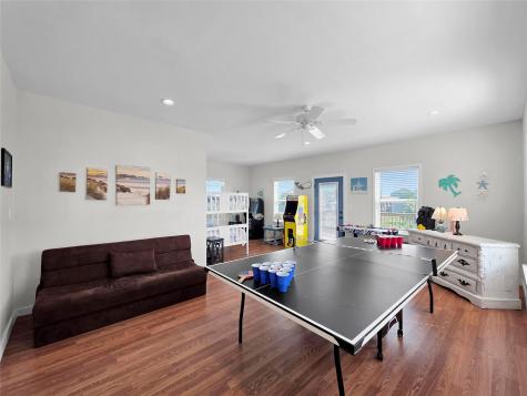 1120 N Monkhouse Drive Crystal Beach TX 77650