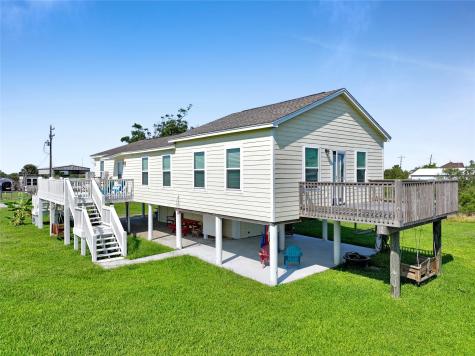 1120 N Monkhouse Drive Crystal Beach TX 77650