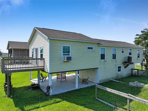 1120 N Monkhouse Drive Crystal Beach TX 77650