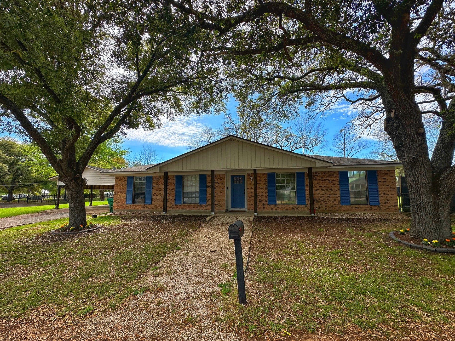 102 S Panama Street Madisonville TX 77864