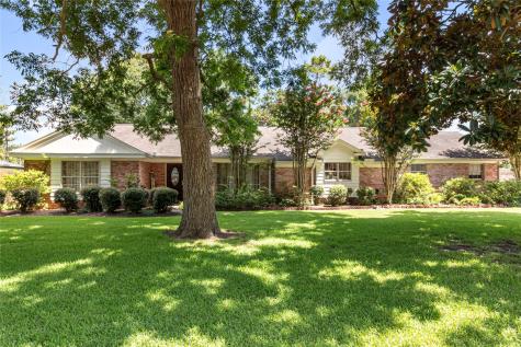52 Plantation Court Lake Jackson TX 77566