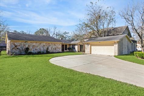712 Penn Drive Friendswood TX 77546