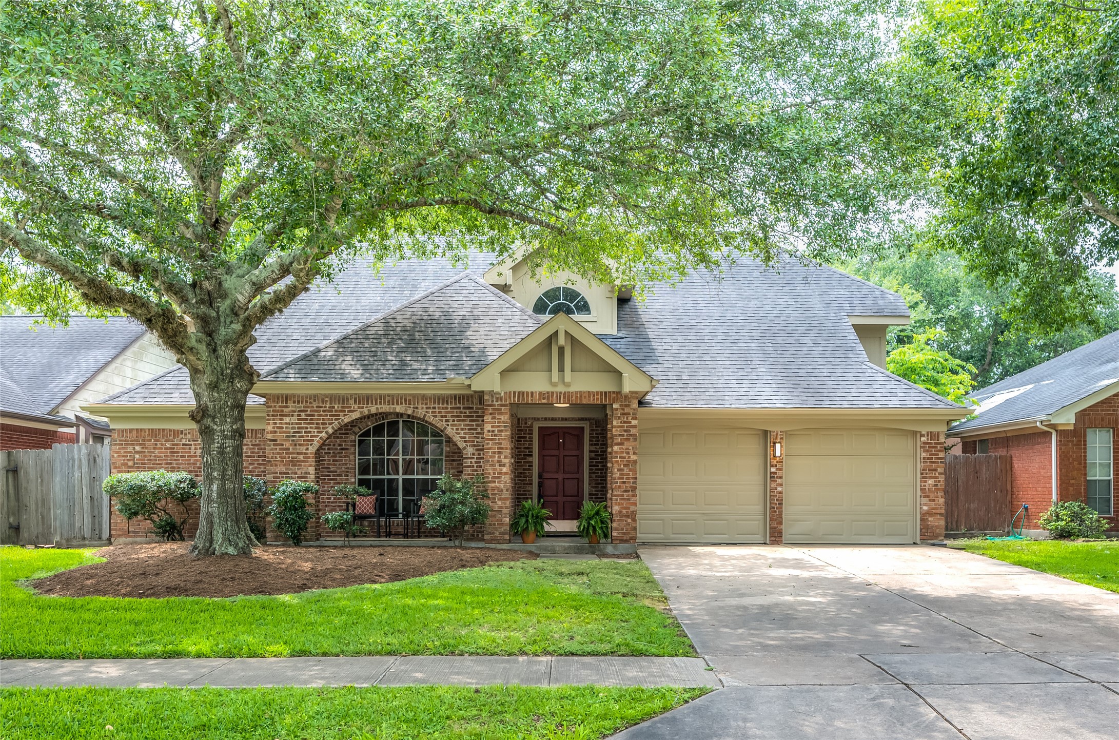 2910 Bentley Court Pearland TX 77584