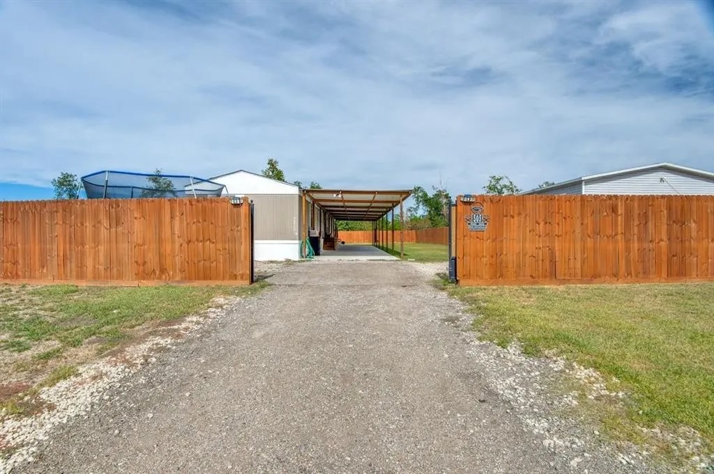 505 Road 5202 Cleveland TX 77327