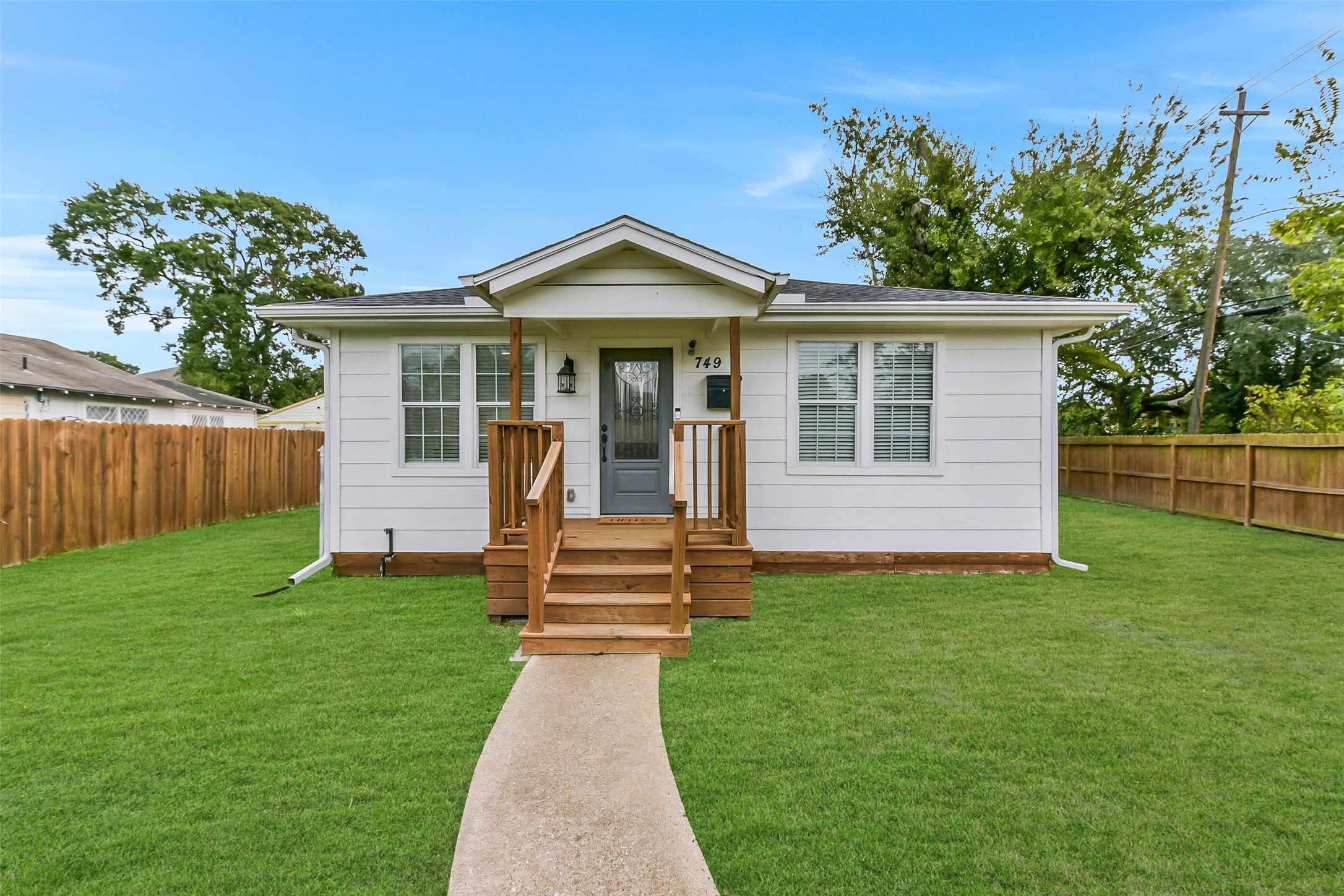 749 E 41st Street Houston TX 77022