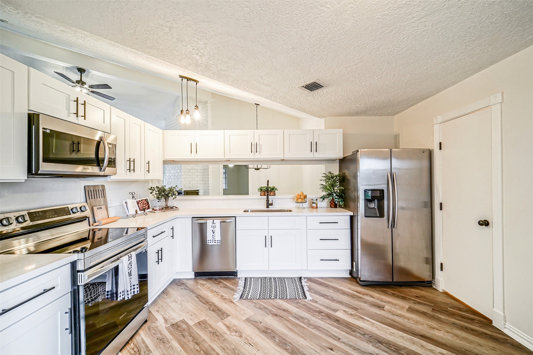 10111 Rocky Hollow Road La Porte TX 77571
