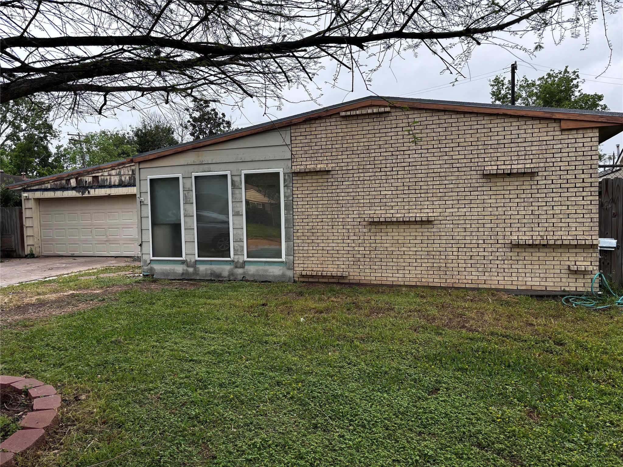 5706 Heatherbloom Drive Houston TX 77085