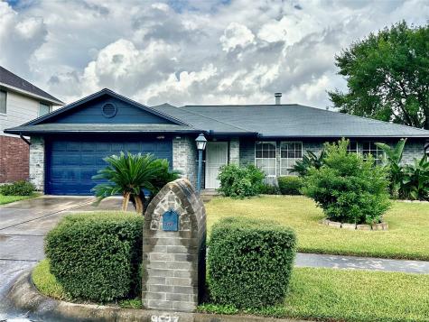 9527 Coast Bridge Street Houston TX 77075