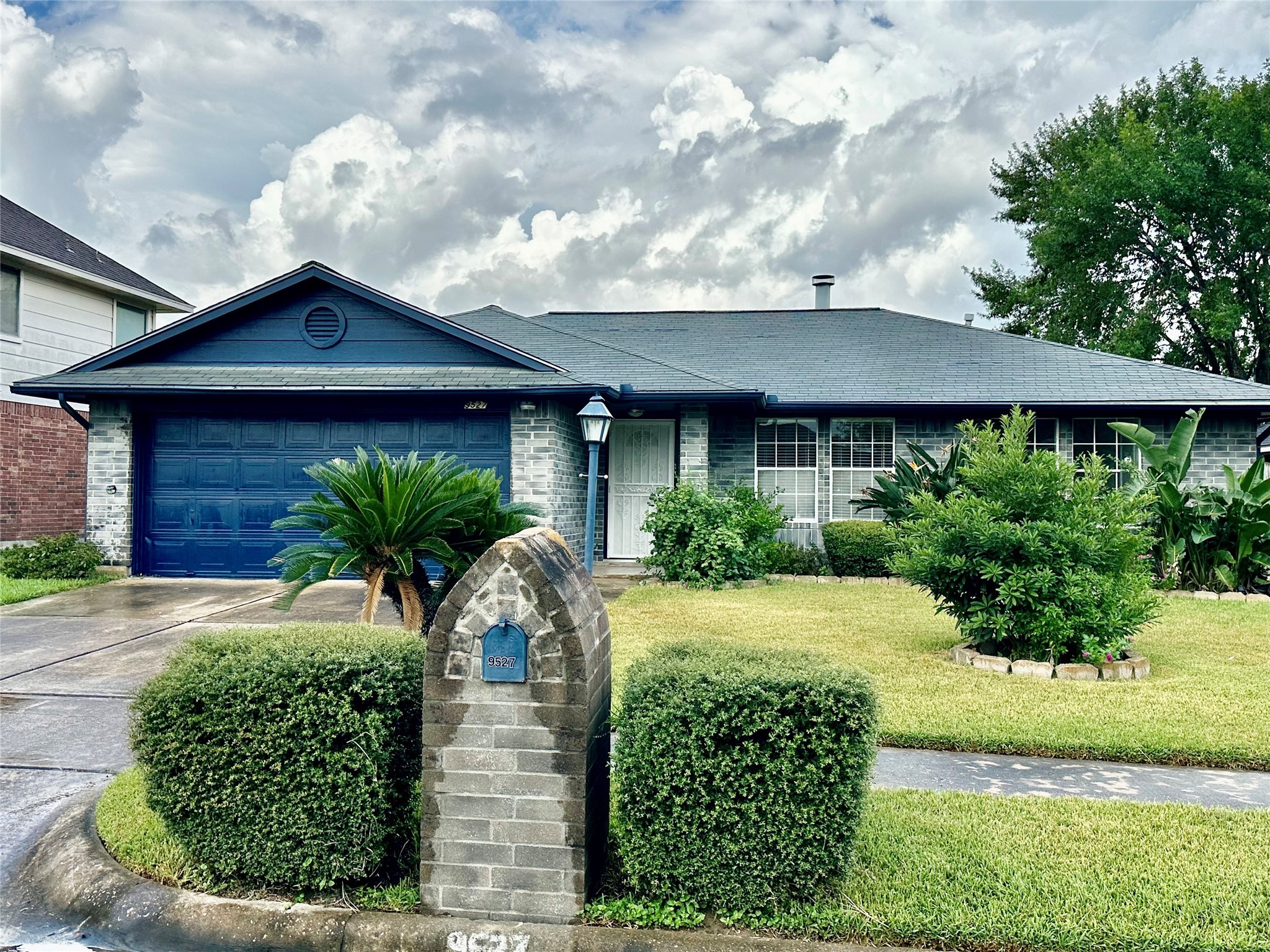 9527 Coast Bridge Street Houston TX 77075