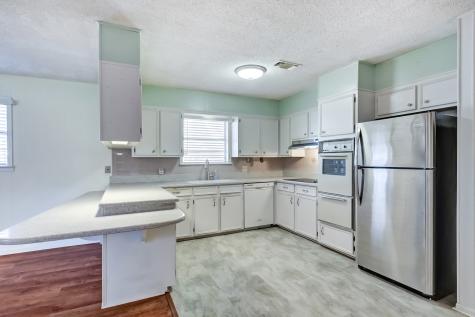 671 Ruth Lane Port Neches TX 77651