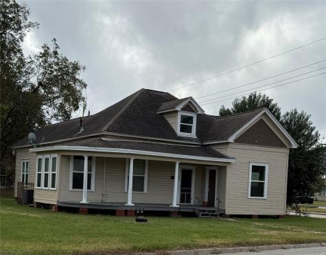 209 W Houston Street Dayton TX 77535