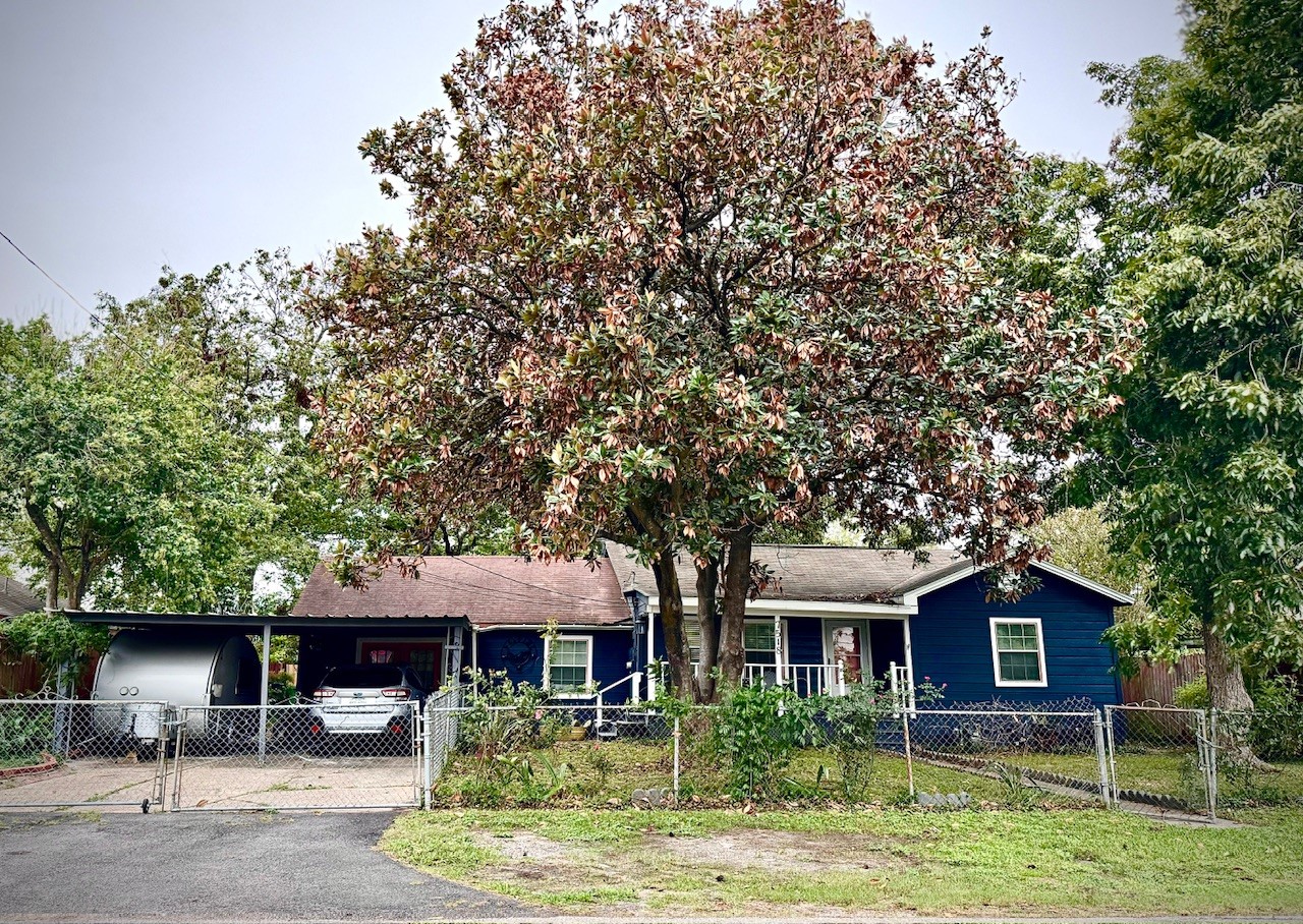 7518 Laredo Street Houston TX 77020