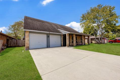 405 Pine Mills Drive League City TX 77573