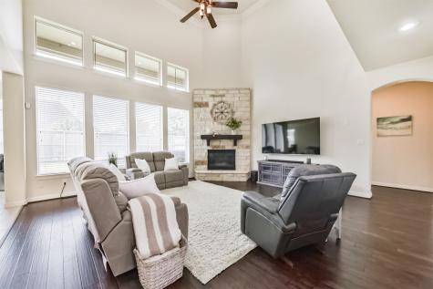 902 Longleaf Court Friendswood TX 77546