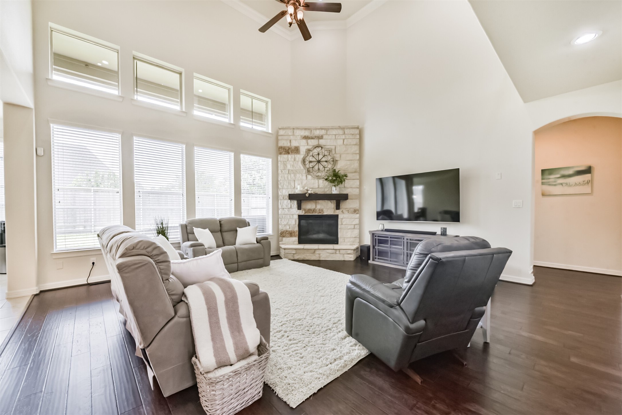 902 Longleaf Court Friendswood TX 77546