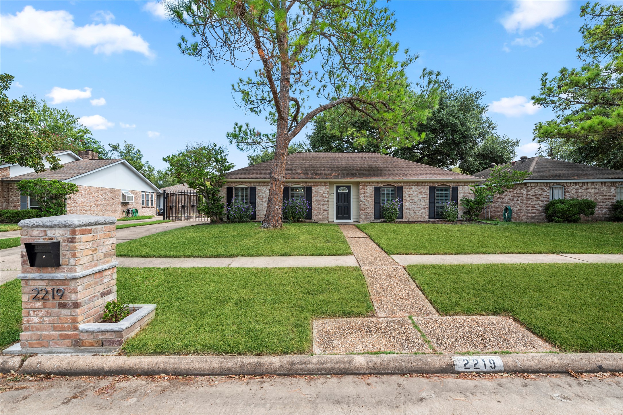 2219 Briarview Drive Houston TX 77077