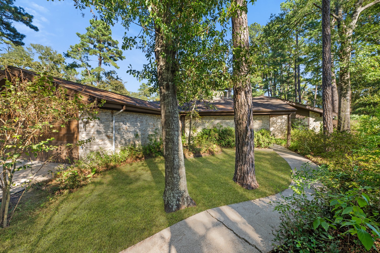 207 Wroxton Drive Conroe TX 77304