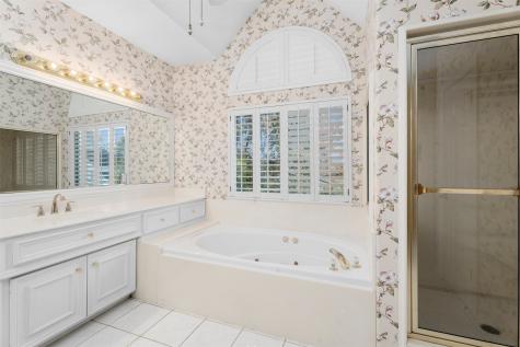 14210 Reissen Lane Houston TX 77069
